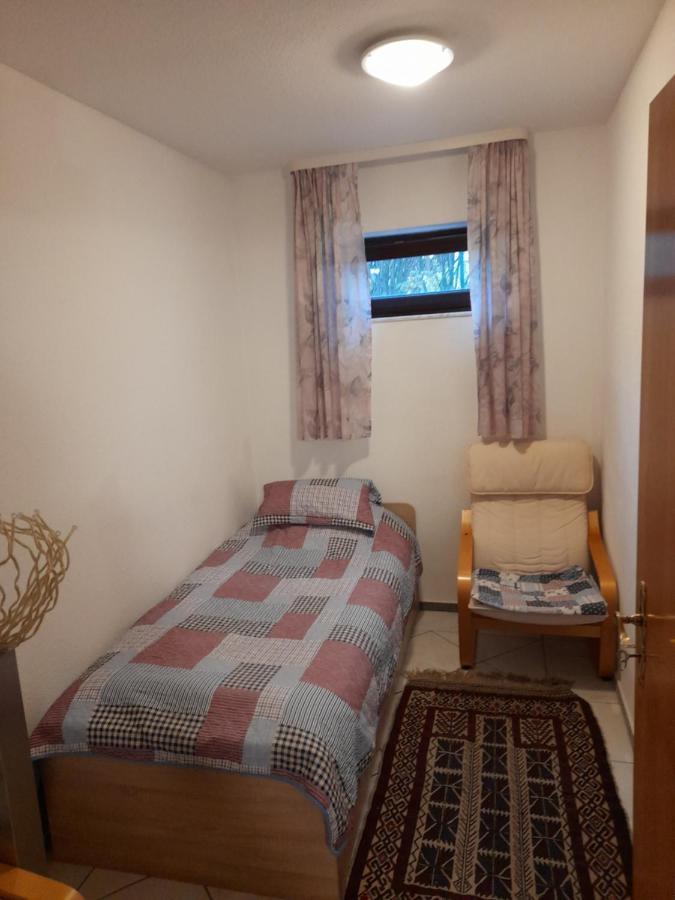 Souterrain Wohnung In بينسهايم المظهر الخارجي الصورة